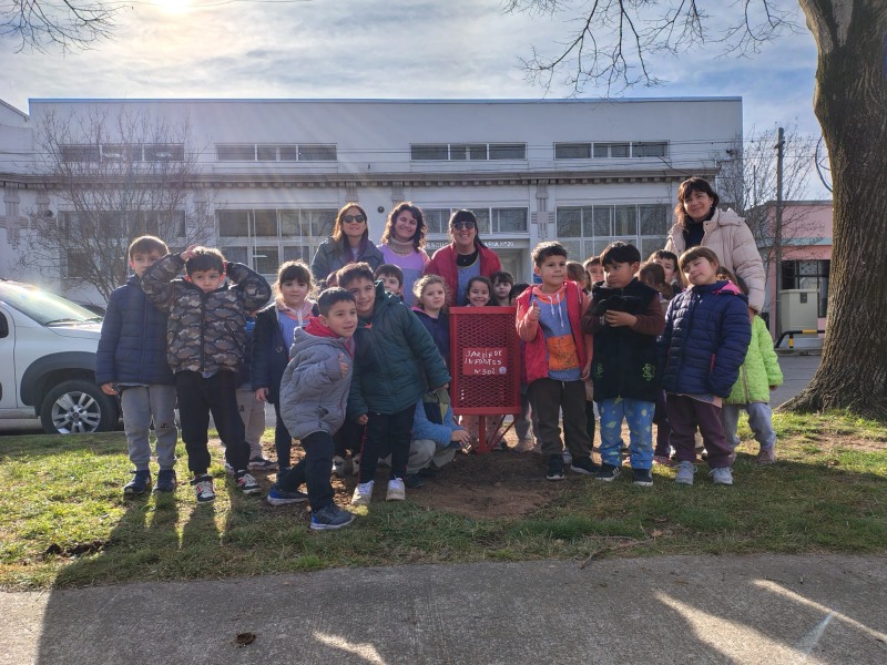 Alumnos del jardn 902 en una jornada ambiental